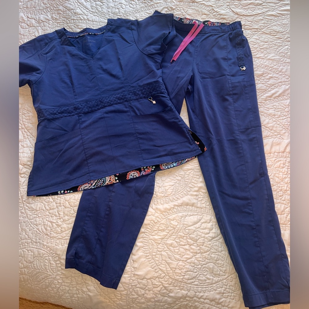 Vera Bradley Navy Scrub Set, Size M